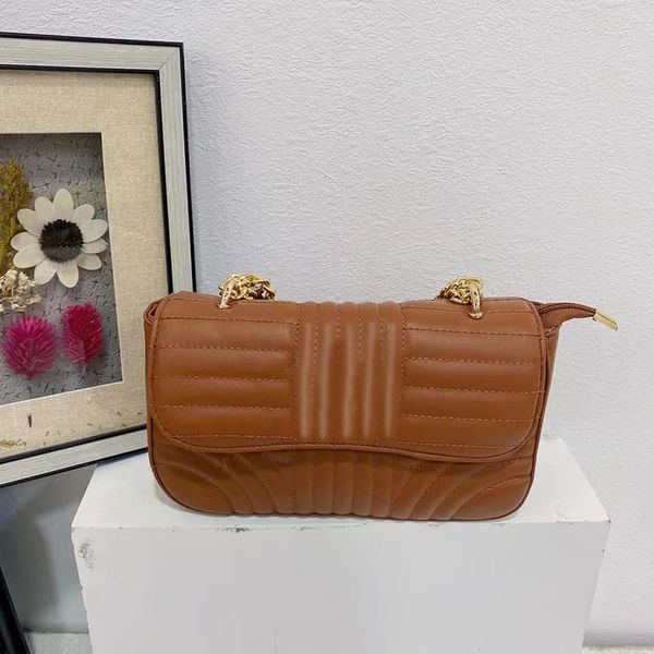 2022 latest brand crossbody bags luxury designer handbags high-end fashion all-match gold label chain bag messenger two colors large capacit
2022 latest brand crossbody bags luxury designer handbags high-end fashion all-match gold label chain bag messenger two colors large capacit