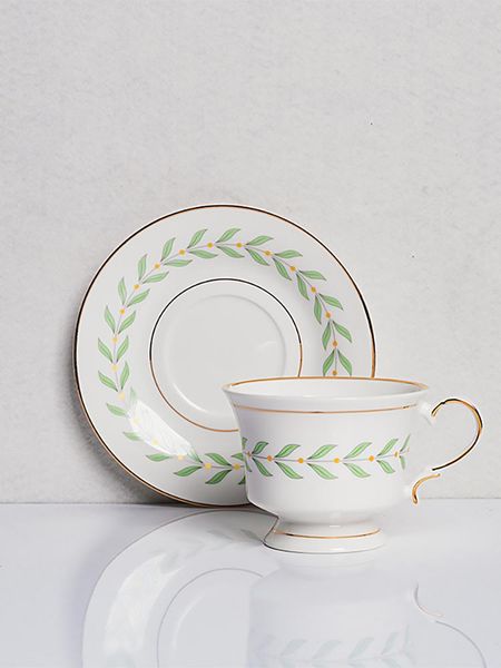 european-style ceramic coffee cup home simple small luxury mug plate set of gold-edged green leaves delicate afternoon tea cups & saucers
european-style ceramic coffee cup home simple small luxury mug plate set of gold-edged green leaves delicate afternoon tea cups & saucers