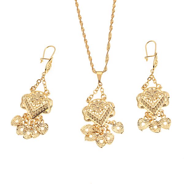 gold dubai jewelry set necklace earrings pendant fashion african heart wedding jewelry for women, Silver
gold dubai jewelry set necklace earrings pendant fashion african heart wedding jewelry for women, Silver