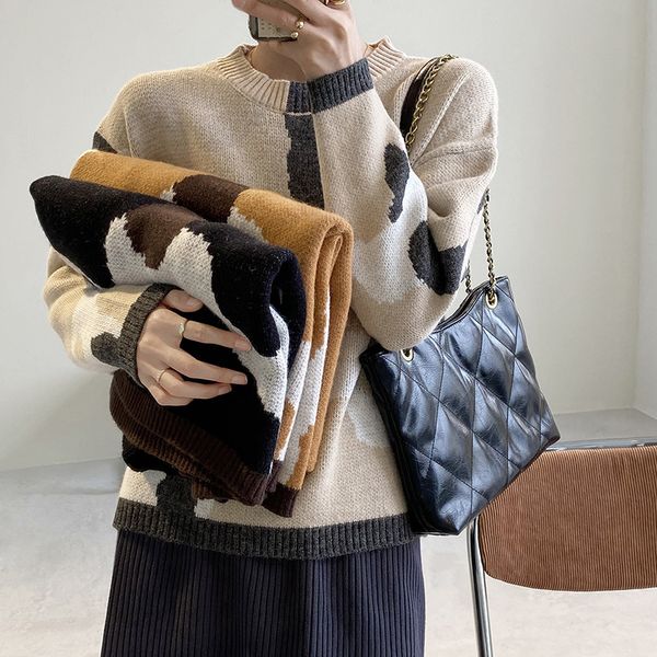 fashion contrasting color retro cow sweater women autumn winter oversized casual long sleeved knit cardigan chic female 210520, White;black
fashion contrasting color retro cow sweater women autumn winter oversized casual long sleeved knit cardigan chic female 210520, White;black