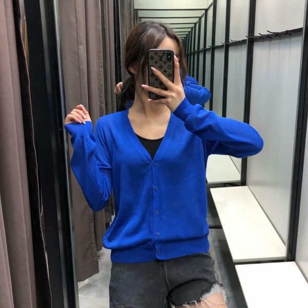women's vests latest design custom short knit women cardigan,knitted cardigan with button, Black;white
women's vests latest design custom short knit women cardigan,knitted cardigan with button, Black;white