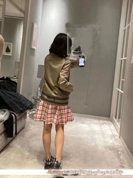 jacket d home 21 early autumn style bee embroidery back letter embellishment casual khaki 13, Black;brown
jacket d home 21 early autumn style bee embroidery back letter embellishment casual khaki 13, Black;brown