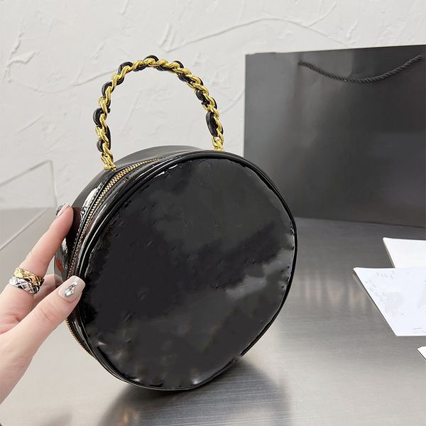 2022 spring and summer the new fashion bags heart-shaped handbag patent leather designer diamond lattice outdoor street sacoche
2022 spring and summer the new fashion bags heart-shaped handbag patent leather designer diamond lattice outdoor street sacoche