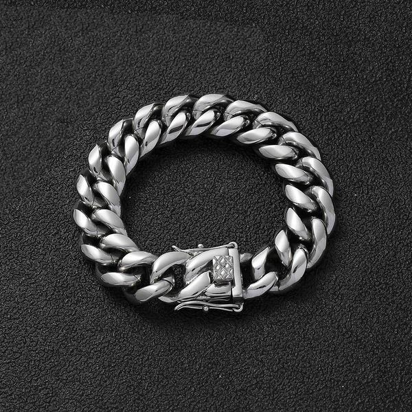 factory sholesale hip hop 12mm stainless encryption cuba chain electroplated 18k gold titanium steel hand polished ordinary buckle bracelet
factory sholesale hip hop 12mm stainless encryption cuba chain electroplated 18k gold titanium steel hand polished ordinary buckle bracelet