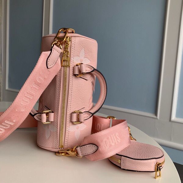 classic ladies bag 7a high-end customized quality handheld embossed three-piece set fashion business casual metallic accessories with long s
classic ladies bag 7a high-end customized quality handheld embossed three-piece set fashion business casual metallic accessories with long s