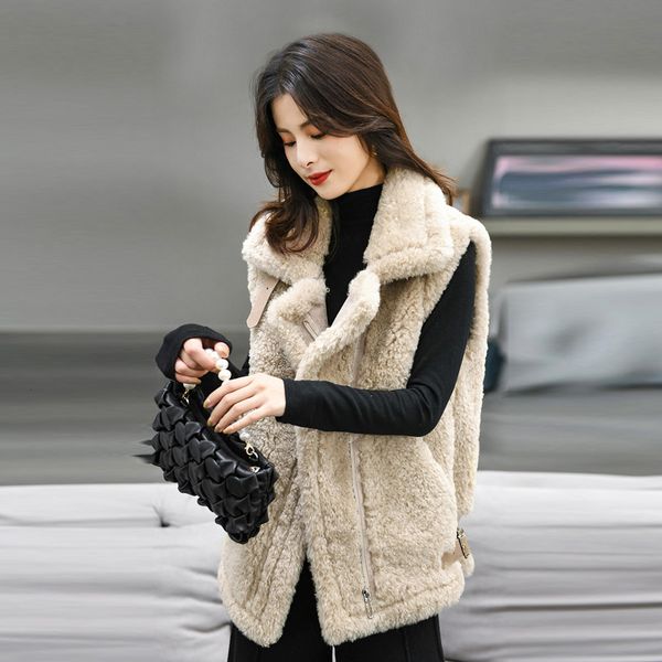 lamb fur vt women's spring and small fragrance 2021 vt, overlapping dign in autumn, Black;white
lamb fur vt women's spring and small fragrance 2021 vt, overlapping dign in autumn, Black;white