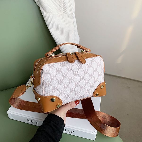 summer net red female bag shoulder spring and korean single handbag cosmetic 2021 new ins messenger trend fashion wgerj
summer net red female bag shoulder spring and korean single handbag cosmetic 2021 new ins messenger trend fashion wgerj