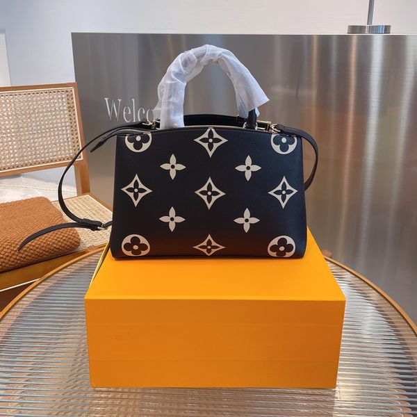designer handbags shoulder bags cross body totes handbag high-quality women's genuine leather star flower pattern embellishment size 32
designer handbags shoulder bags cross body totes handbag high-quality women's genuine leather star flower pattern embellishment size 32