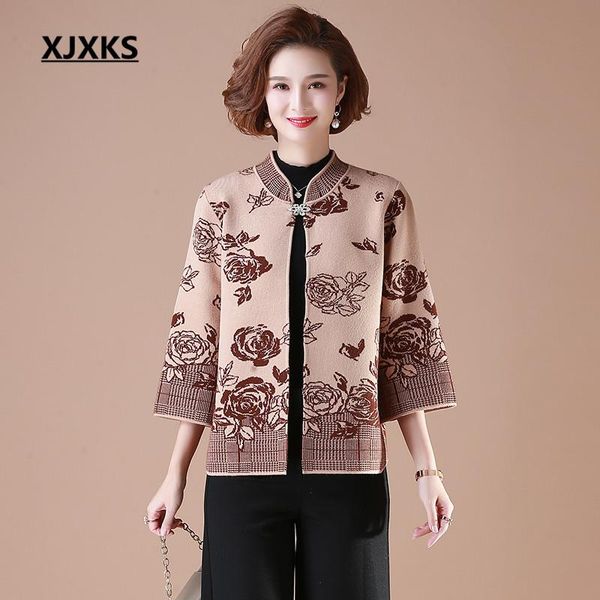 women's jackets xjxks 2021 autumn winter high-quality comfortable women delicate jacquard wool knitted cardigan coat, Black;brown
women's jackets xjxks 2021 autumn winter high-quality comfortable women delicate jacquard wool knitted cardigan coat, Black;brown