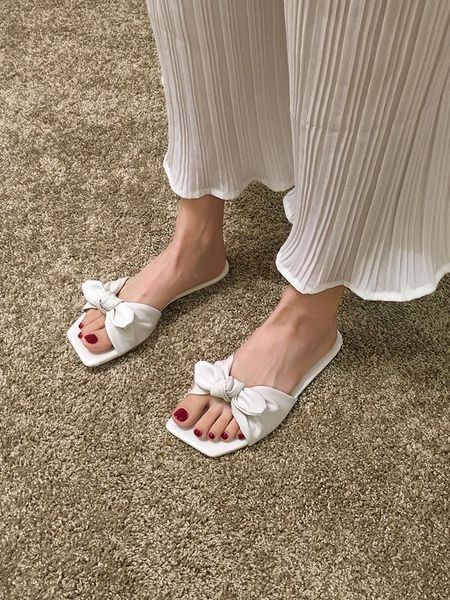 summer slippers female 2021 korean version of simple net red bow flat-bottomed fashion women's shoes., Black
summer slippers female 2021 korean version of simple net red bow flat-bottomed fashion women's shoes., Black
