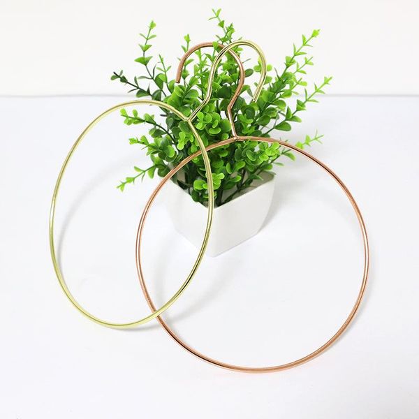10pcs 2021 nordic style rose gold metal iron circle hanger rack for scarf tie belt and towel clothes organizer hangers & racks
10pcs 2021 nordic style rose gold metal iron circle hanger rack for scarf tie belt and towel clothes organizer hangers & racks
