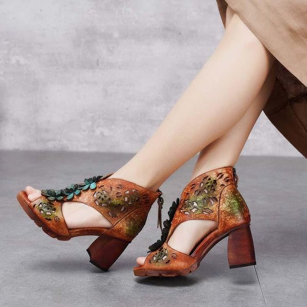 dress shoes 2021 spring and summer high heels female retro leather ethnic style flower fish mouth thick with large size sandals 35-42, Black
dress shoes 2021 spring and summer high heels female retro leather ethnic style flower fish mouth thick with large size sandals 35-42, Black