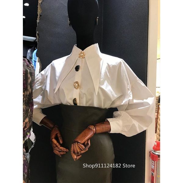women's t-shirt 2021 spring temperament sharp angle lapel fashion all-match casual long-sleeved big button retro shirt trend top, White
women's t-shirt 2021 spring temperament sharp angle lapel fashion all-match casual long-sleeved big button retro shirt trend top, White