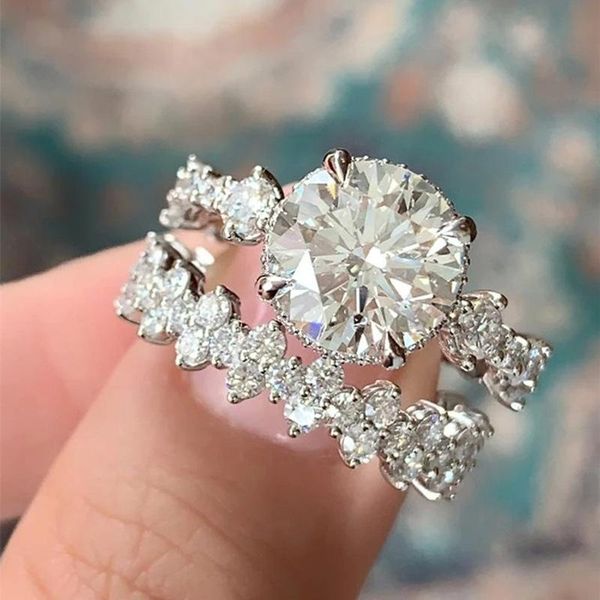 wedding rings luxury white zircon stone engagement ring vintage female round set dainty silver color for women, Slivery;golden
wedding rings luxury white zircon stone engagement ring vintage female round set dainty silver color for women, Slivery;golden