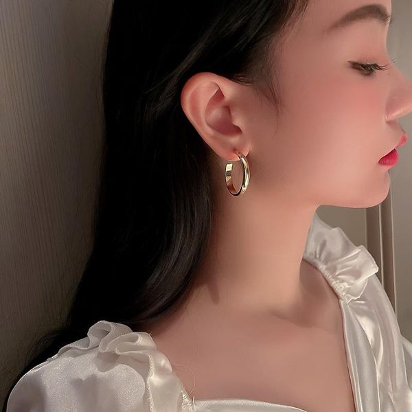 hoop & huggie 2021 trendy large earrings big smooth circle basketball brincos gold metal loop for women jewelry, Golden;silver
hoop & huggie 2021 trendy large earrings big smooth circle basketball brincos gold metal loop for women jewelry, Golden;silver