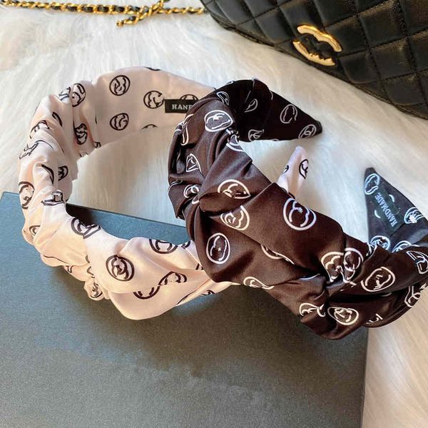 small incense wind hair band temperament wide side press hair fold headband wild temperament network infrared starting headgear female, Silver
small incense wind hair band temperament wide side press hair fold headband wild temperament network infrared starting headgear female, Silver