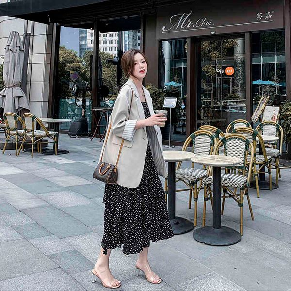 blazers female blazer 2021 spring fine niche design casual british style loose single-breasted western jacket, White;black
blazers female blazer 2021 spring fine niche design casual british style loose single-breasted western jacket, White;black