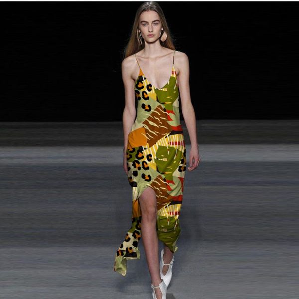 casual dresses silk floral sleeping dress 2021 spring summer women long beach sling plus size with shoulder straps tailored, Black;gray
casual dresses silk floral sleeping dress 2021 spring summer women long beach sling plus size with shoulder straps tailored, Black;gray