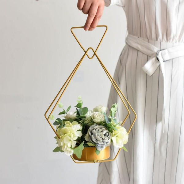 geometry metallic flower basket gold plated portable wrought iron cake stand floral package holder flowers arrangement gift box other home d
geometry metallic flower basket gold plated portable wrought iron cake stand floral package holder flowers arrangement gift box other home d