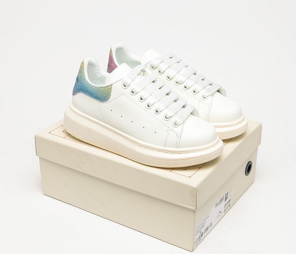 2021 platform triple s fashion men canvas luxury designer shoes women leather lace up oversized sole sneakers white black mens womens velvet
2021 platform triple s fashion men canvas luxury designer shoes women leather lace up oversized sole sneakers white black mens womens velvet