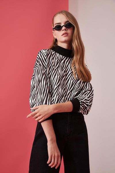 women's hoodies & sweatshirts trendyol zebra pattern loose mold upright collar knitted sweatshirt twoaw21sw0012, Black
women's hoodies & sweatshirts trendyol zebra pattern loose mold upright collar knitted sweatshirt twoaw21sw0012, Black