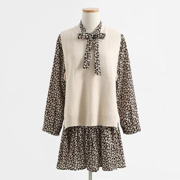 casual dresses spring autumn 2 piece set women dress long sleeve elegant floral print ruffle chiffon + knitted vest mini suits, Black;gray
casual dresses spring autumn 2 piece set women dress long sleeve elegant floral print ruffle chiffon + knitted vest mini suits, Black;gray