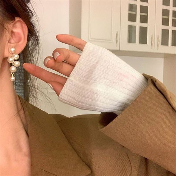 pearl earrings s925 silver needle retro personality chandelier
pearl earrings s925 silver needle retro personality chandelier