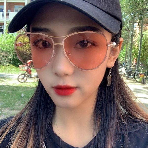 sunglasses ladies pearl metal sun women classic safety ocean lens driving driver universal fashion brand exaggerated men glasses, White;black
sunglasses ladies pearl metal sun women classic safety ocean lens driving driver universal fashion brand exaggerated men glasses, White;black