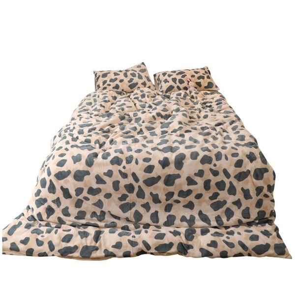 bedding sets ins leopard print autumn and winter three-piece princess style coral velvet double-sided milk fiber bed sheet 4-piece set
bedding sets ins leopard print autumn and winter three-piece princess style coral velvet double-sided milk fiber bed sheet 4-piece set