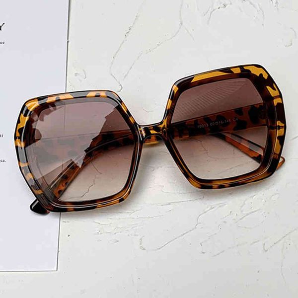 sun glasses irregular polygon square glasses for women fashion gradient beige black men vintage oversized shadesd leopard, White;black
sun glasses irregular polygon square glasses for women fashion gradient beige black men vintage oversized shadesd leopard, White;black