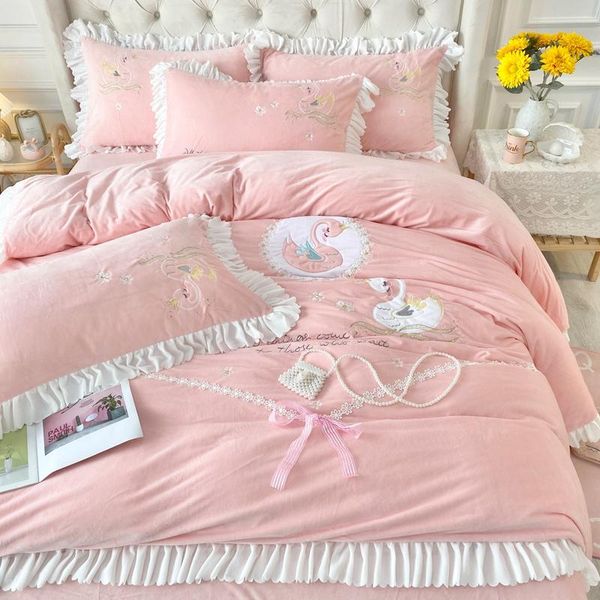 bedding sets super soft flannel velvet fleece swan embroidery princess set double lace duvet cover bed linen fitted sheet pillowcases
bedding sets super soft flannel velvet fleece swan embroidery princess set double lace duvet cover bed linen fitted sheet pillowcases