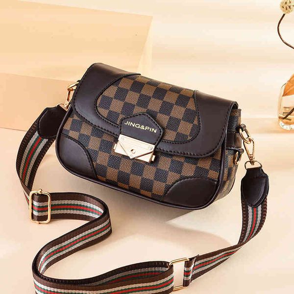 handbags old pattern bag women's 2021 fashion texture single shoulder simple messenger small square
handbags old pattern bag women's 2021 fashion texture single shoulder simple messenger small square
