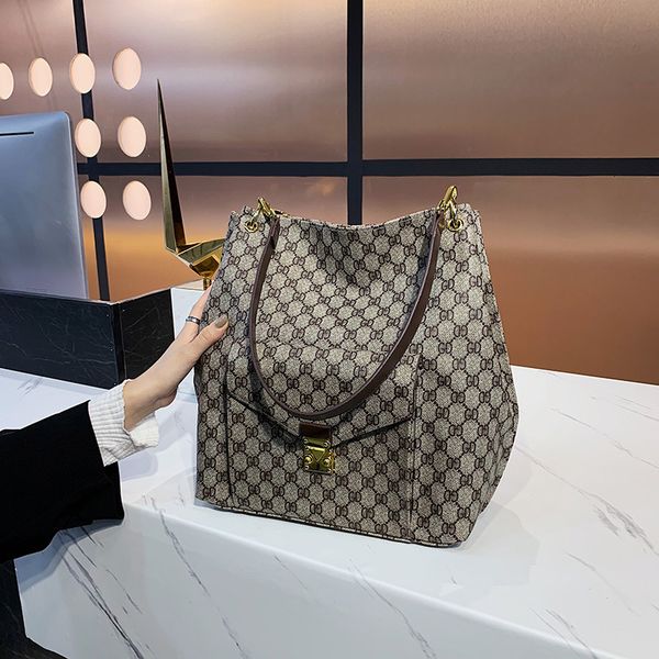 luxury design large capacity mommy bags are popular this year. the new printed shoulder and wter the shoppg purses
luxury design large capacity mommy bags are popular this year. the new printed shoulder and wter the shoppg purses
