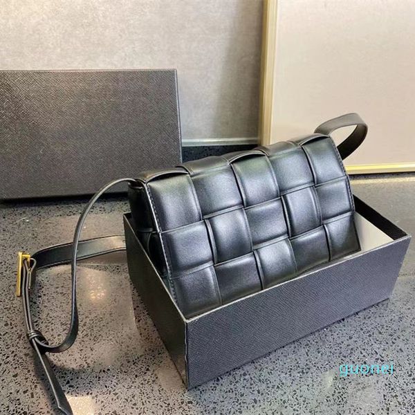2021 shoulder bags totes designers handbags cross body gold chain women's genuine leather luxury bag high-quality
2021 shoulder bags totes designers handbags cross body gold chain women's genuine leather luxury bag high-quality