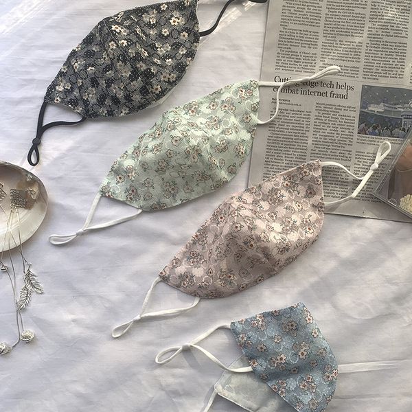 three-dimensional adjustable lace cotton mask can be washed to protect the face
three-dimensional adjustable lace cotton mask can be washed to protect the face