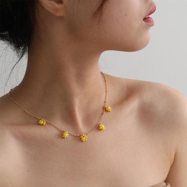 chokers cute daisy little flower pandent necklace for girl concise style colourful choker collarbone chain women's jewelry 2021, Golden;silver
chokers cute daisy little flower pandent necklace for girl concise style colourful choker collarbone chain women's jewelry 2021, Golden;silver