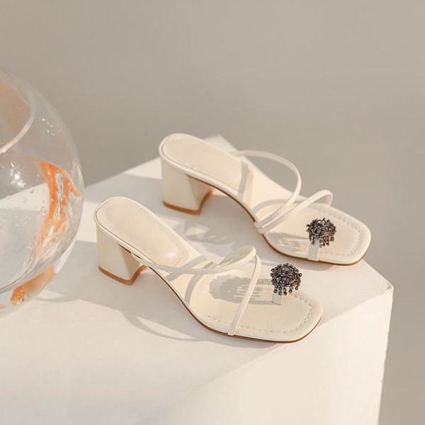 slippers 2021 women clip toe casual narrow band design rhinestone crystal slides summer outdoor party pumps, Black
slippers 2021 women clip toe casual narrow band design rhinestone crystal slides summer outdoor party pumps, Black