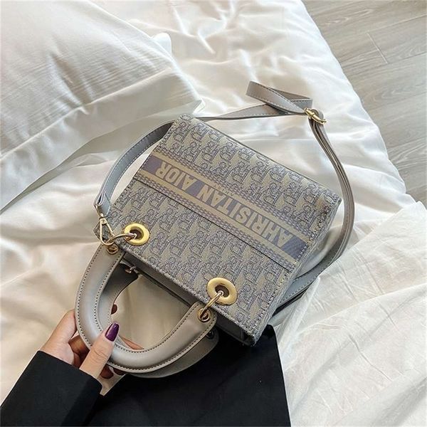 outlet sale 80% off french minority bag women's new fashion versatile messenger bag canvas embroidered one shoulder hand
outlet sale 80% off french minority bag women's new fashion versatile messenger bag canvas embroidered one shoulder hand