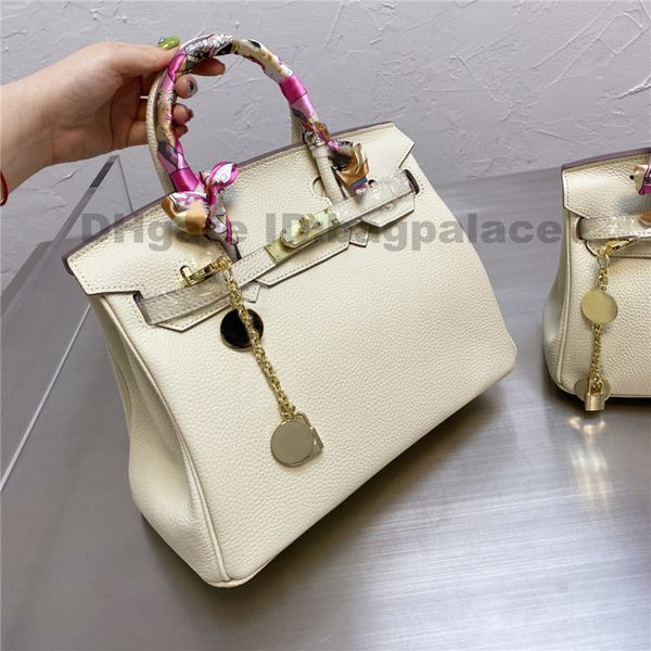 handbag designer handbags women luxurys designers bags 2021 deauville tote zhouzhoubao123 crossbody bag shoulder vintage printi
handbag designer handbags women luxurys designers bags 2021 deauville tote zhouzhoubao123 crossbody bag shoulder vintage printi