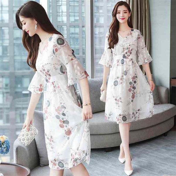 plus size summer vintage floral chiffon sundress korean elegant women midi casual beach dresses runway white vestidos 210528, Black;gray
plus size summer vintage floral chiffon sundress korean elegant women midi casual beach dresses runway white vestidos 210528, Black;gray