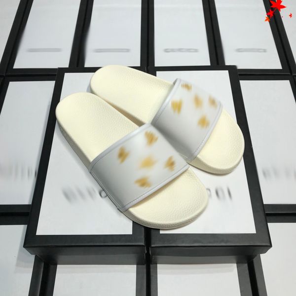 2021 designer luxurys slippers men sandals fashion beach shoes flip flops flat non-slip classical hole slipper with box size 39-45 -g197, Black
2021 designer luxurys slippers men sandals fashion beach shoes flip flops flat non-slip classical hole slipper with box size 39-45 -g197, Black