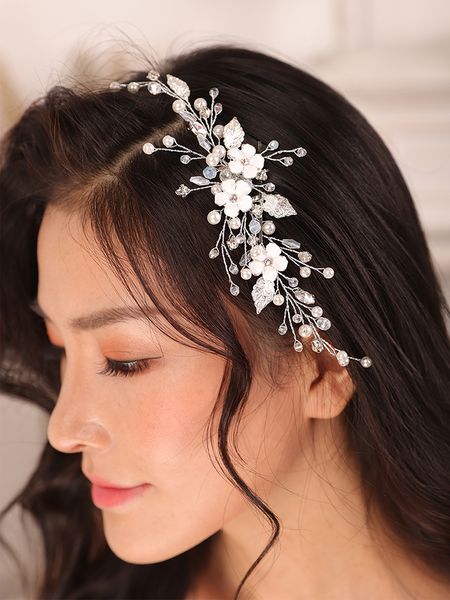 fashion silver flower hair comb crystal rhinestone pearl korea hair pin wedding headdress women bridal accessories hair jewelry
fashion silver flower hair comb crystal rhinestone pearl korea hair pin wedding headdress women bridal accessories hair jewelry