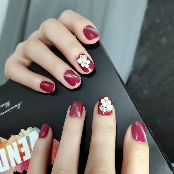 false nails 24pcs small flower nail patch rhinestone inlaid glue type removable short paragraph fashion manicure fake ne, Red;gold
false nails 24pcs small flower nail patch rhinestone inlaid glue type removable short paragraph fashion manicure fake ne, Red;gold