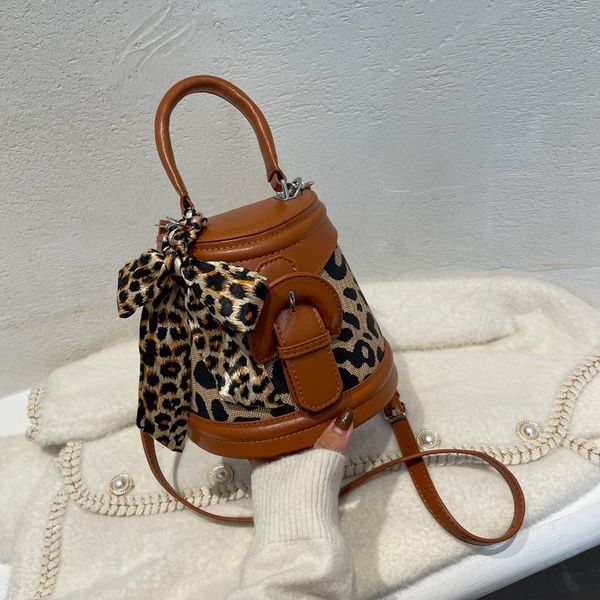 shoulder bags western style leopard print handbag bucket bag female 2021 fashion pu simple messenger
shoulder bags western style leopard print handbag bucket bag female 2021 fashion pu simple messenger