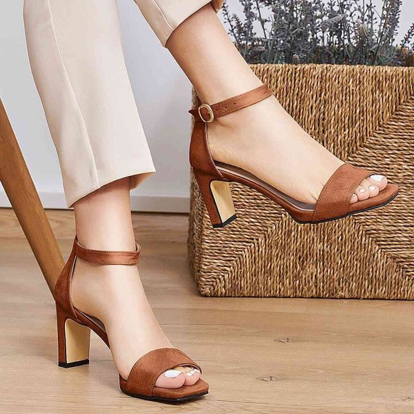 dress shoes brand sheri, tan beige / black colors, 7cm heel-height, fine quality women 's sandals shoes
dress shoes brand sheri, tan beige / black colors, 7cm heel-height, fine quality women 's sandals shoes