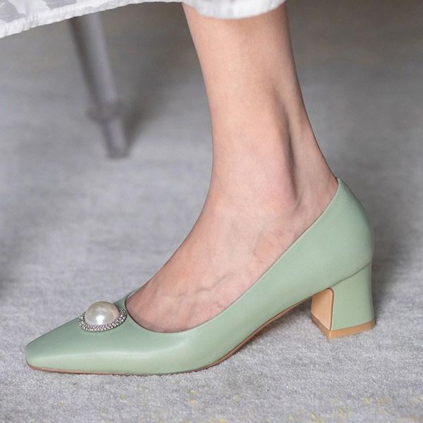 dress shoes 2021 autumn square heel head shallow mouth four seasons pure leather large size semi-high heeled women's, Black
dress shoes 2021 autumn square heel head shallow mouth four seasons pure leather large size semi-high heeled women's, Black