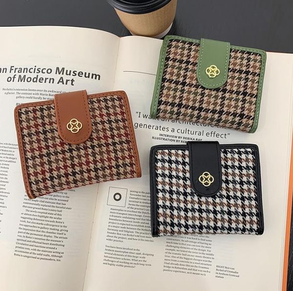women's wallet 2021 foreign style hand hold coin purse trendy card holder, Red;black
women's wallet 2021 foreign style hand hold coin purse trendy card holder, Red;black