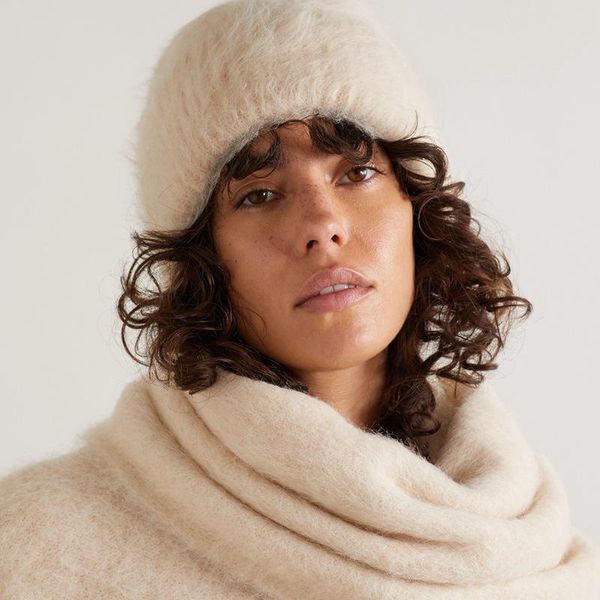 beanies autumn winter women solid color knit hat crimping simple all-match 2021 female warm plush knitwear caps
beanies autumn winter women solid color knit hat crimping simple all-match 2021 female warm plush knitwear caps
