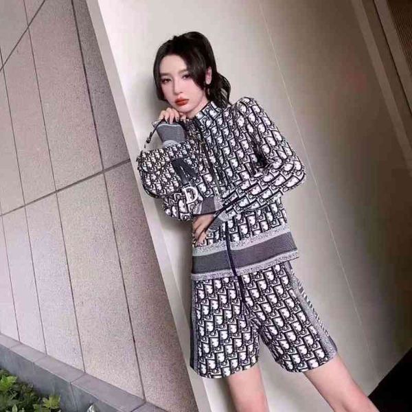 2022 factory wholesale new model autumn and winter full printed letters zipper long sleeved shorts set women's casual fashion cardigan, White
2022 factory wholesale new model autumn and winter full printed letters zipper long sleeved shorts set women's casual fashion cardigan, White