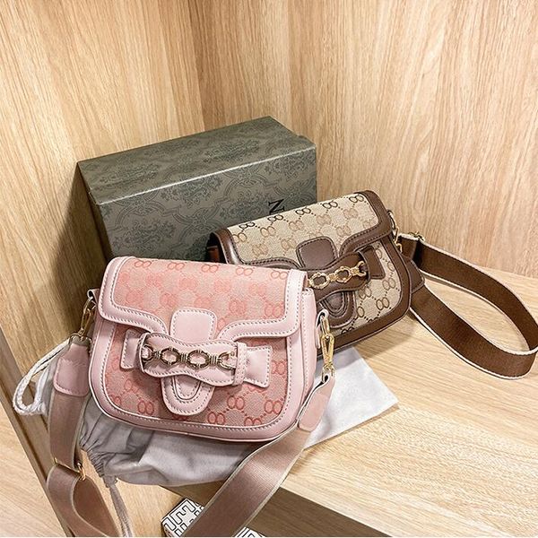 Factory wholesale women messenger bag simple western-style contrast handbag street trend printing shoulder bags small fresh color matching leather handbags
Factory wholesale women messenger bag simple western-style contrast handbag street trend printing shoulder bags small fresh color matching leather handbags